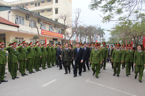 Chủ tịch nước Trương Tấn Sang đến thăm cán bộ, giảng viên và học viên Học viện Cảnh sát nhân dân.